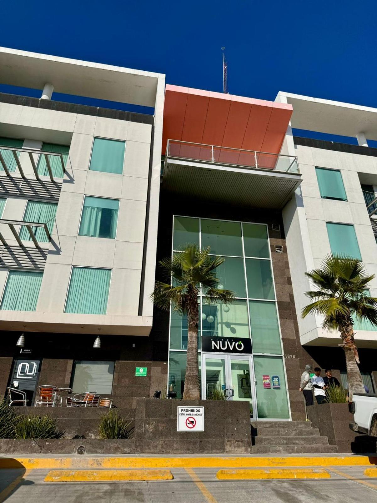 Hotel Nuvo サルティーヨ エクステリア 写真